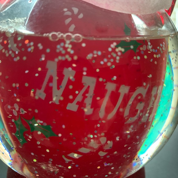 Christmas snow globe with light and motion - Picture 5 of 7